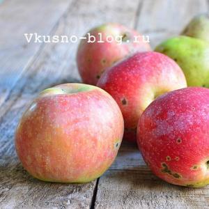 Apfel-Birnen-Püree für Kinder für den Winter Birnen-Apfel-Püree für Kinder