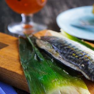برای پخت ماهی خال مخالی در فر از چه چیزی می توان استفاده کرد؟